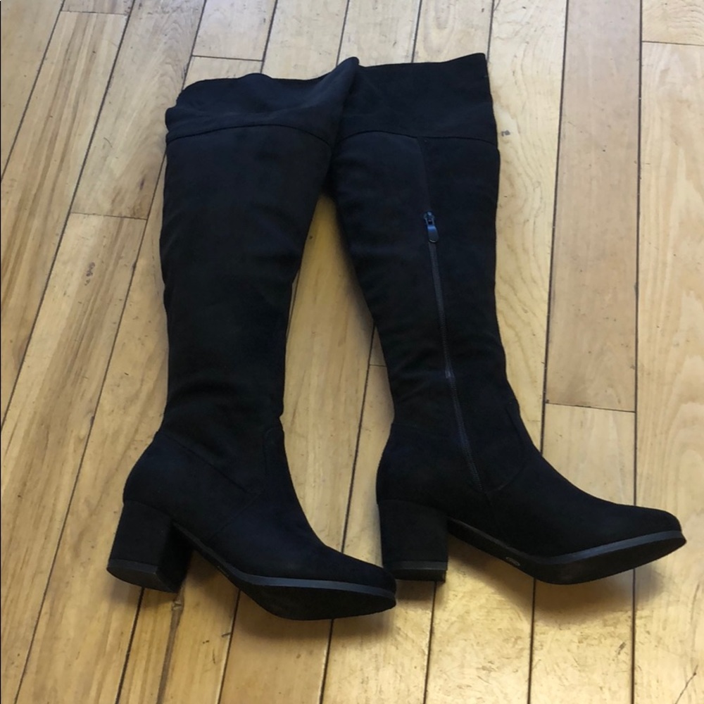 Shoes - Picture 2 of 2